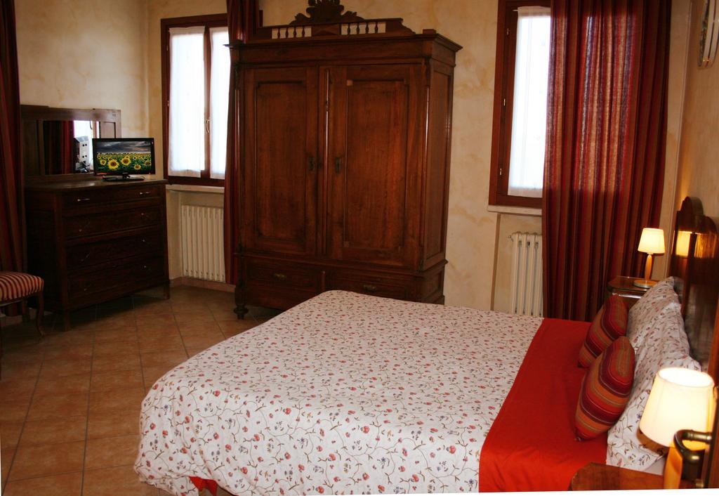 Agriturismo Corte Ponte Dei Tedeschi Konuk evi Ostiglia Oda fotoğraf